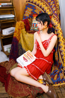 公交挤进妹妹花蕊